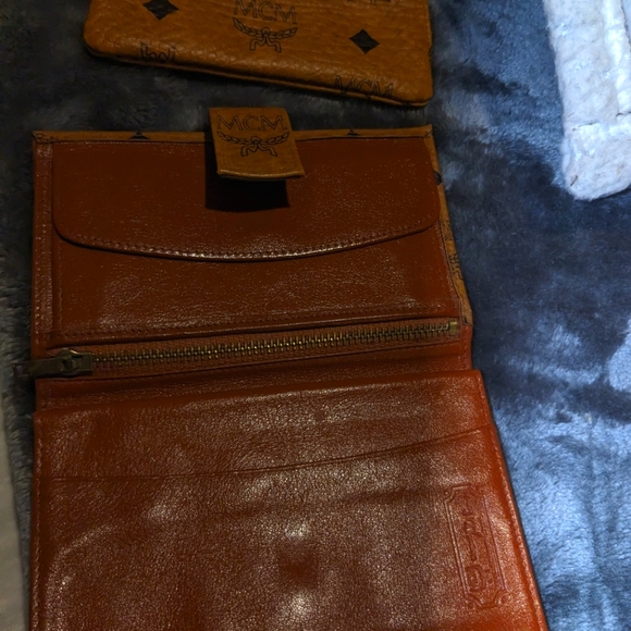 MCM 2 piece wallet set - Picture 6 of 7
